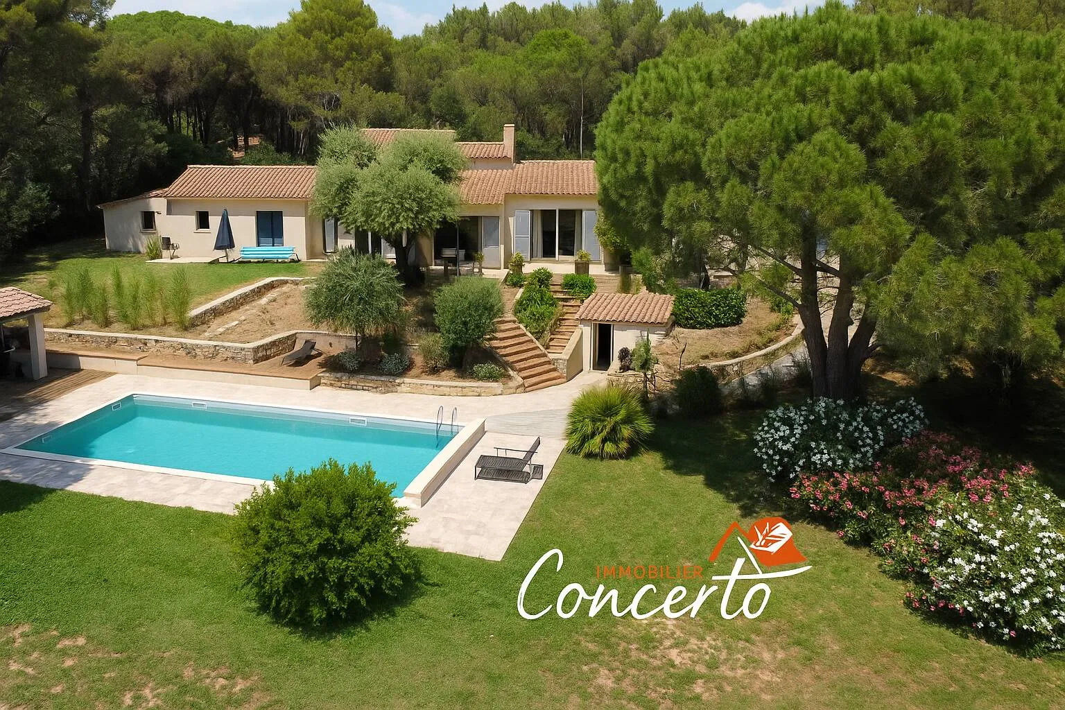 villa 8 pièces à Roquebrune-sur-Argens (83520) — photo 2