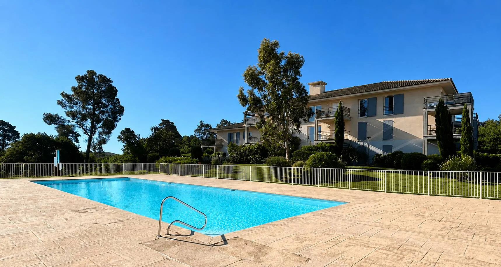 appartement 2 pièces à Roquebrune-sur-Argens (83520)