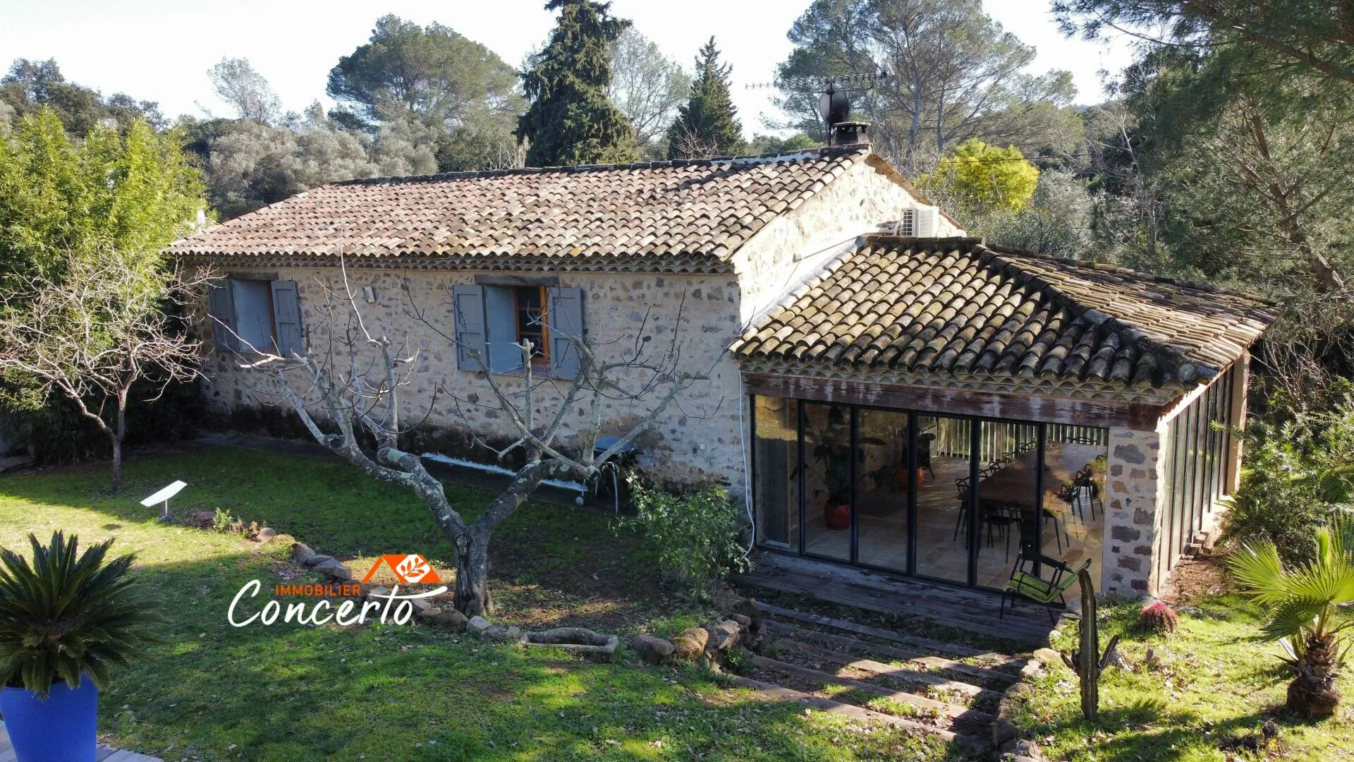 villa 6 pièces à Saint-Raphaël (83700) — photo 4