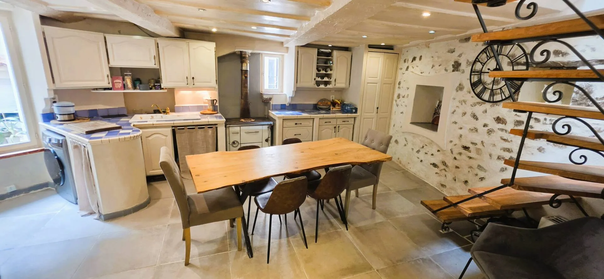 maison de village 6 pièces à Roquebrune-sur-Argens (83520) — photo 2