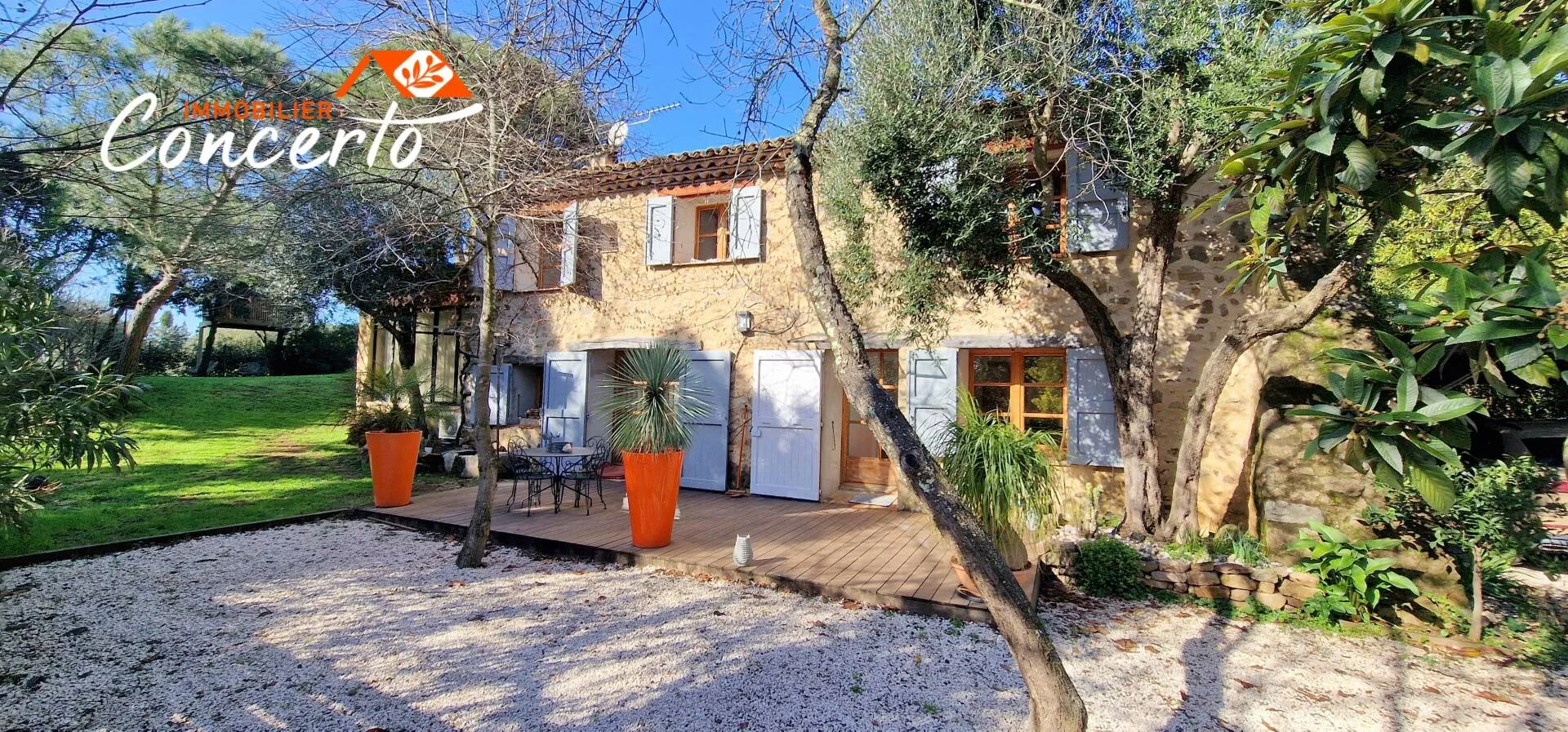 villa 6 pièces à Saint-Raphaël (83700) — photo 2
