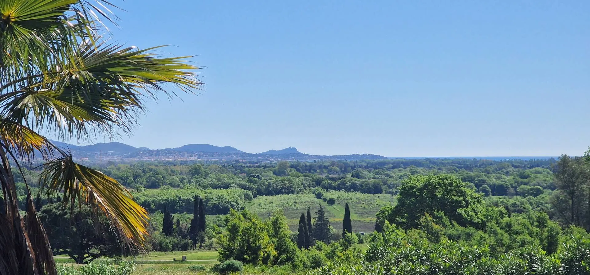 villa 3 pièces à Roquebrune-sur-Argens (83520) — photo 2
