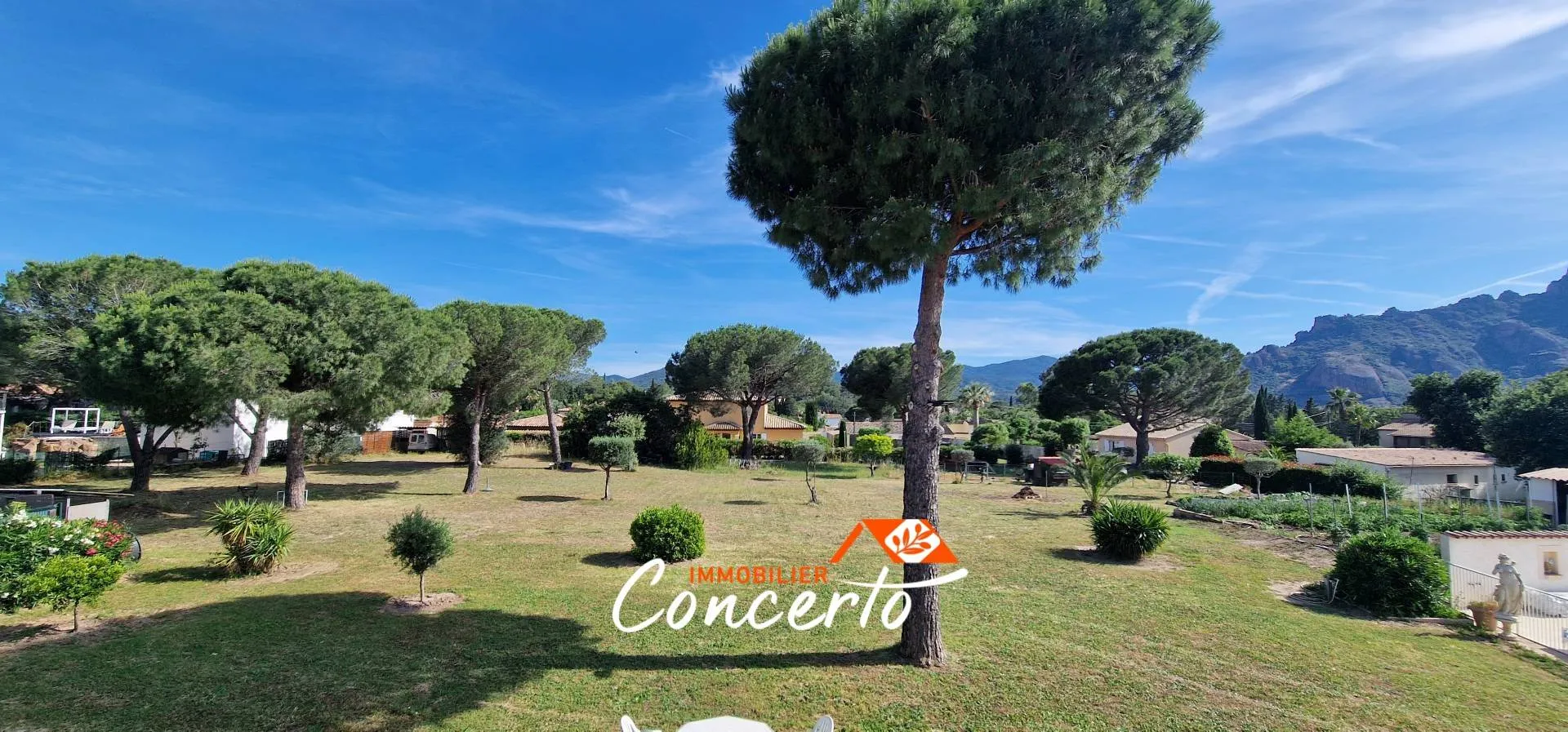 terrain constructible à Roquebrune-sur-Argens (83520) — photo 2