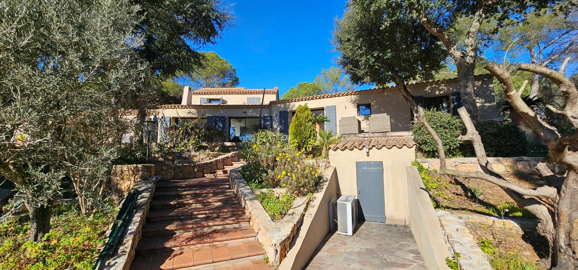 villa 8 pièces à Roquebrune-sur-Argens (83520) — photo 4