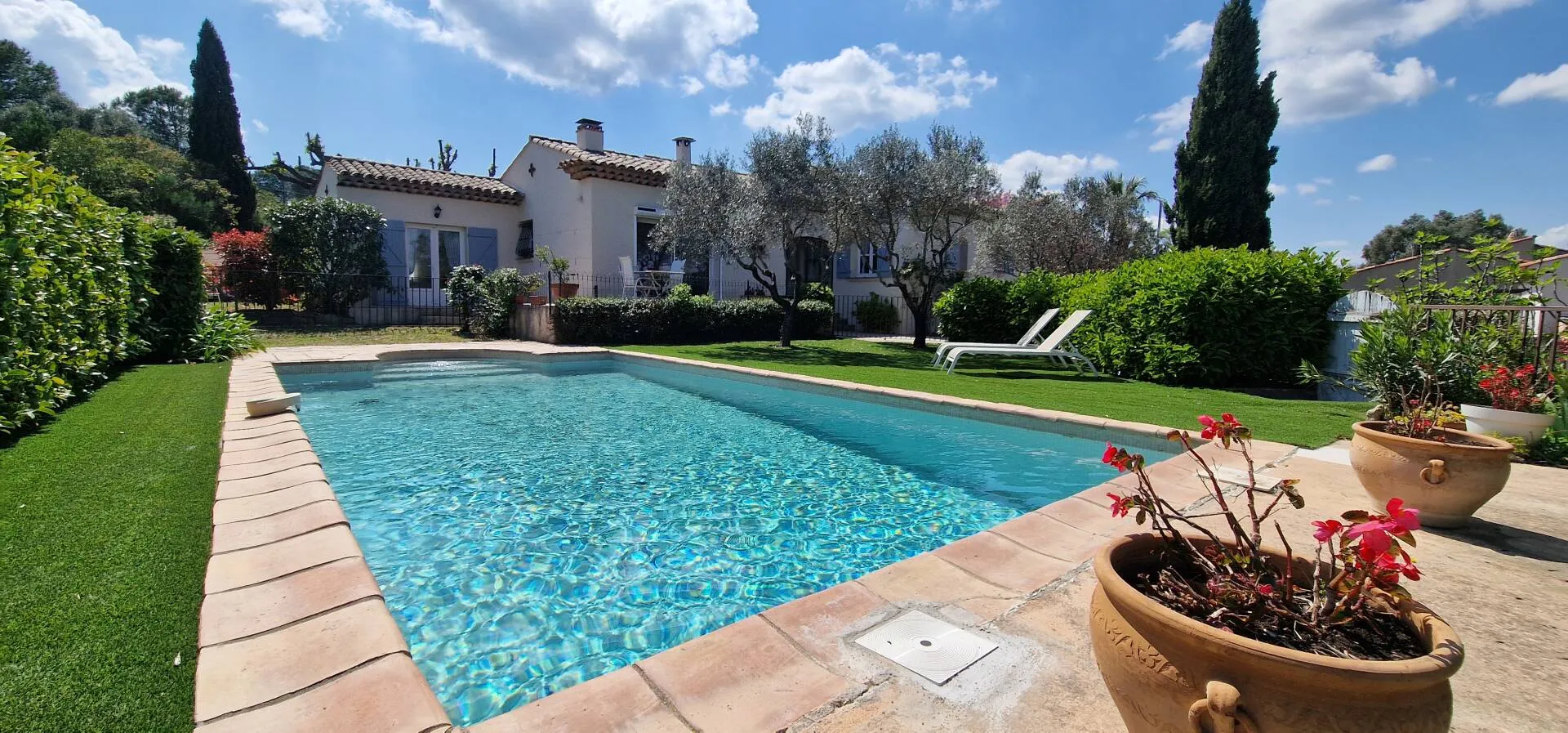 villa 5 pièces à Roquebrune-sur-Argens (83520)