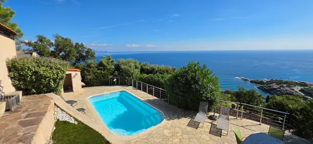 villa 6 pièces à Roquebrune-sur-Argens (83380) — photo 2