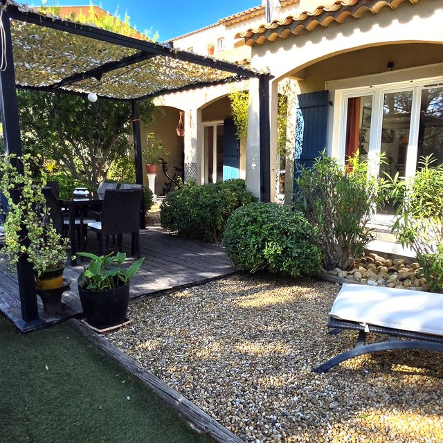 Achat Roquebrune sur argens appartement avec jardin et garage.
